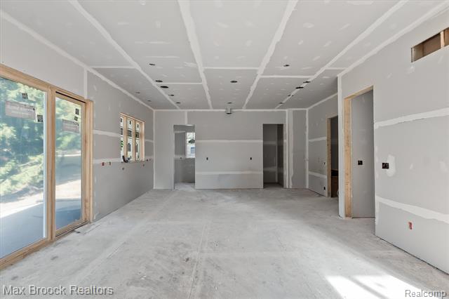 Builiding view twenty two for 3627 Middlebury, Bloomfield Hills, MI. 48301