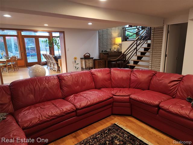 Builiding view fifteen for 6660 Woodbank, Bloomfield Hills, MI. 48301