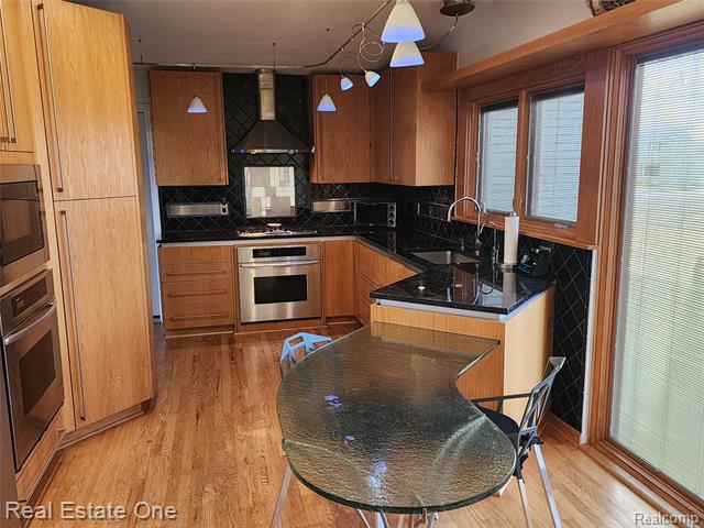 Builiding view fourteen for 6660 Woodbank, Bloomfield Hills, MI. 48301