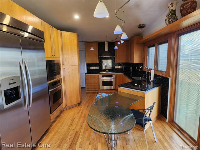 Builiding view nine for 6660 Woodbank, Bloomfield Hills, MI. 48301