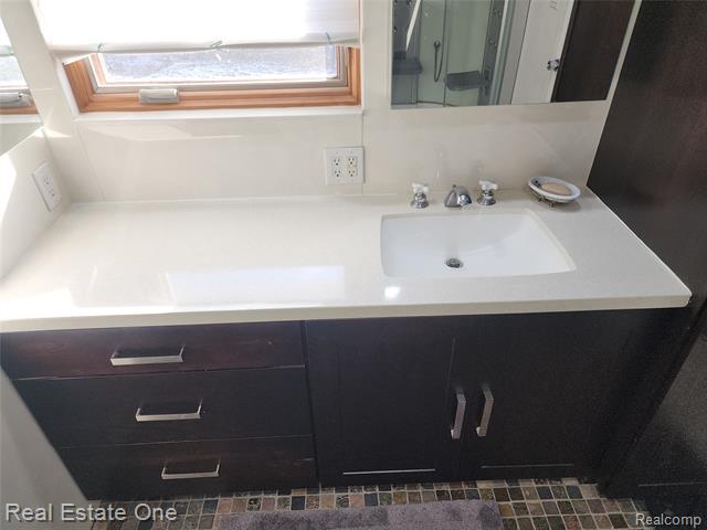 Builiding view thirty for 6660 Woodbank, Bloomfield Hills, MI. 48301