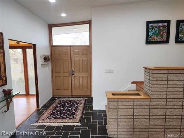 Builiding view three for 6660 Woodbank, Bloomfield Hills, MI. 48301