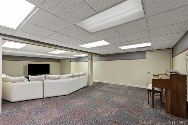 Builiding view twenty two for 4771 Mada, West Bloomfield, MI. 48322