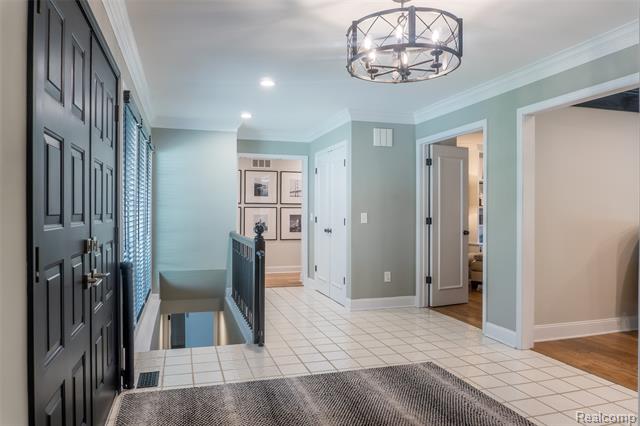 Builiding view eleven for 4413 Pinehurst, West Bloomfield, MI. 48322