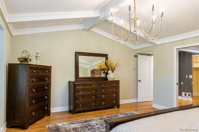 Builiding view forty two for 4413 Pinehurst, West Bloomfield, MI. 48322