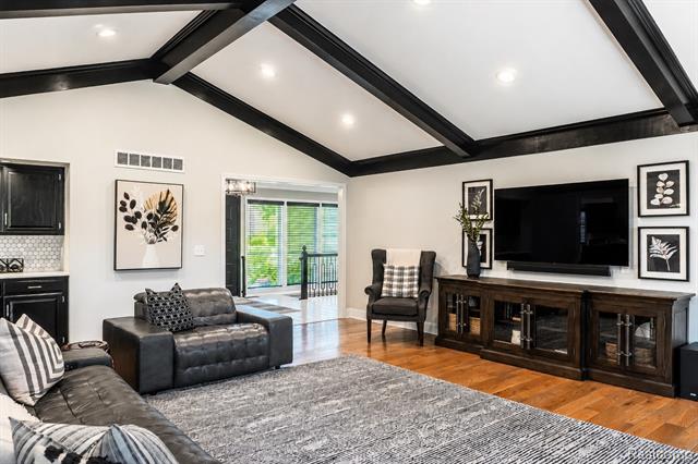 Builiding view thirty two for 4413 Pinehurst, West Bloomfield, MI. 48322