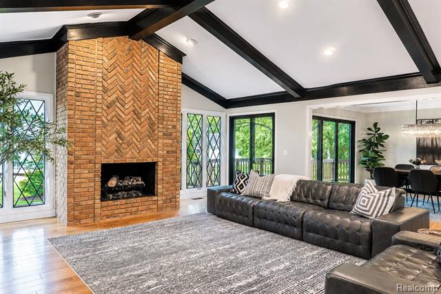 Builiding view twenty seven for 4413 Pinehurst, West Bloomfield, MI. 48322