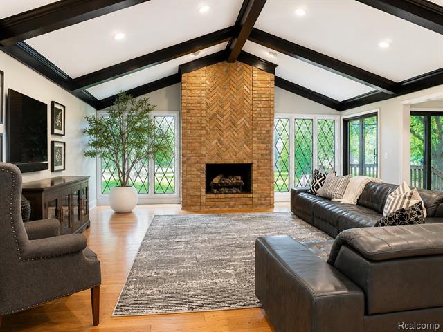 Builiding view twenty six for 4413 Pinehurst, West Bloomfield, MI. 48322