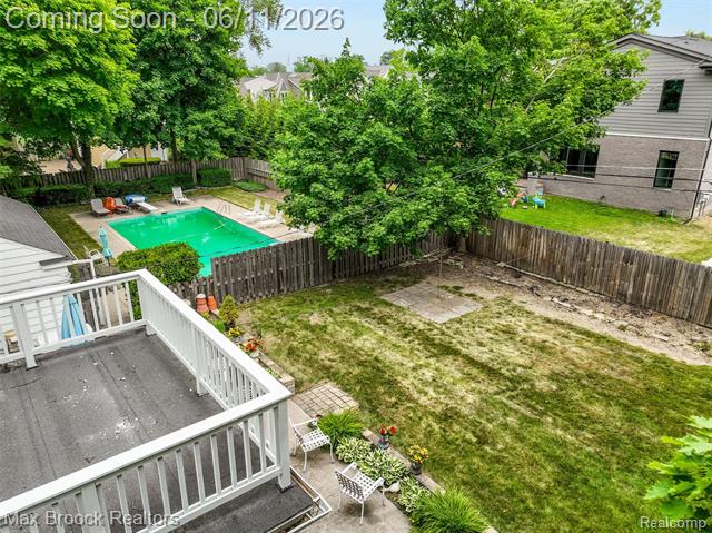 Builiding view forty one for 385 Golfview, Birmingham, MI. 48009