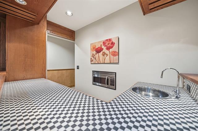 Builiding view fifty four for 6580 Red Maple, Bloomfield Hills, MI. 48301