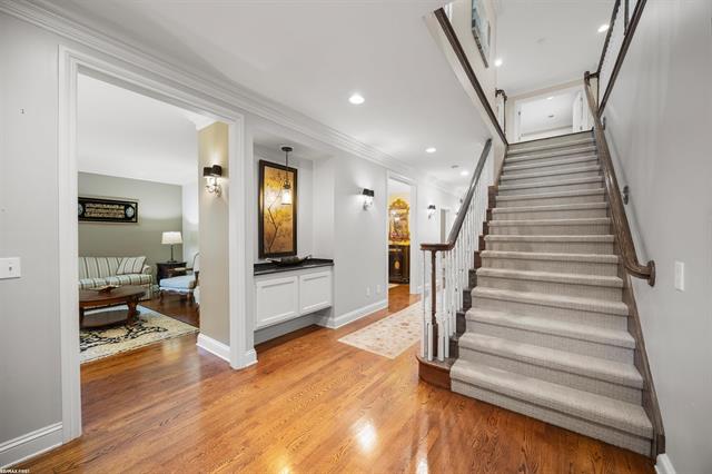 Builiding view six for 6580 Red Maple, Bloomfield Hills, MI. 48301