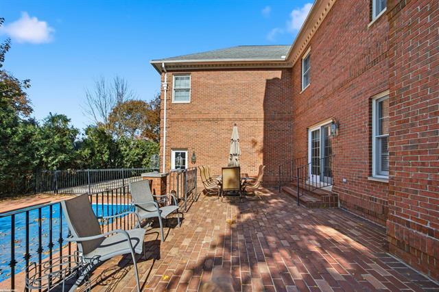 Builiding view sixty five for 6580 Red Maple, Bloomfield Hills, MI. 48301