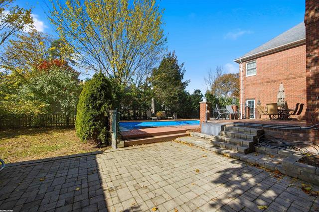 Builiding view sixty three for 6580 Red Maple, Bloomfield Hills, MI. 48301