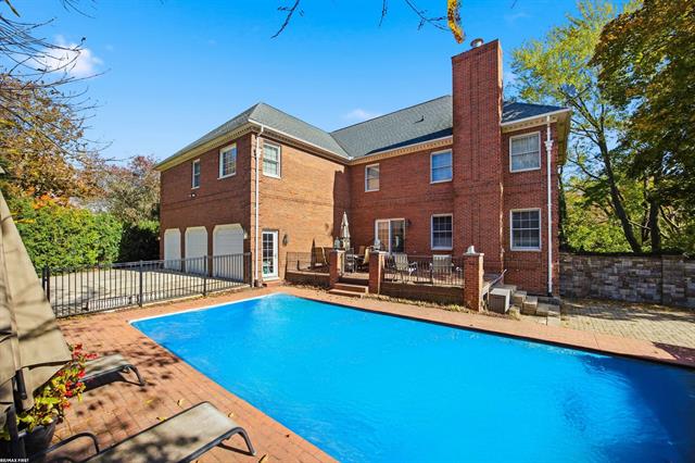 Builiding view sixty two for 6580 Red Maple, Bloomfield Hills, MI. 48301