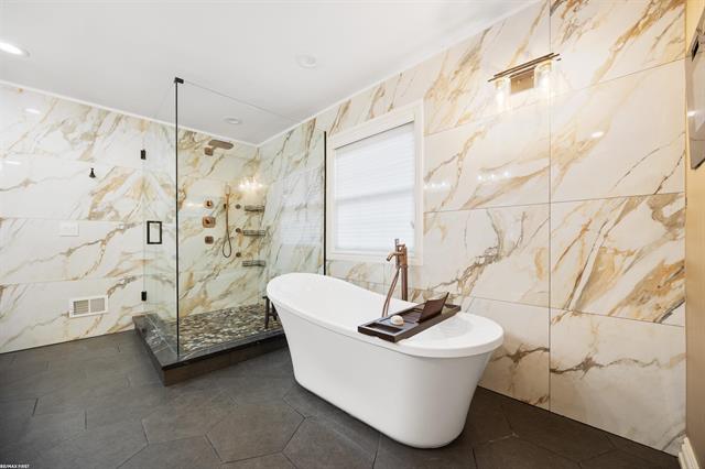 Builiding view thirty seven for 6580 Red Maple, Bloomfield Hills, MI. 48301