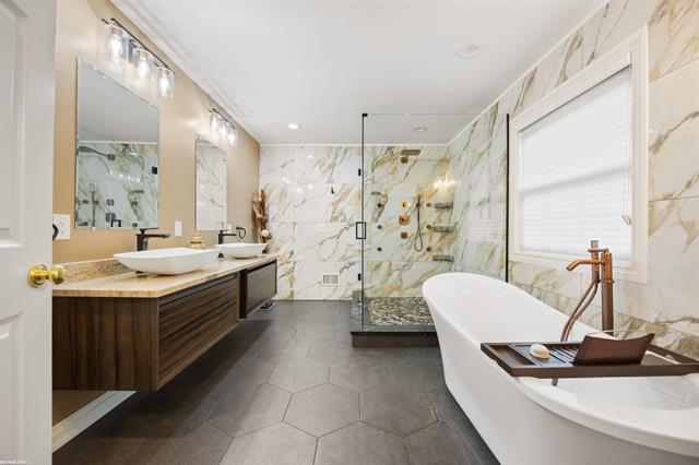 Builiding view thirty six for 6580 Red Maple, Bloomfield Hills, MI. 48301