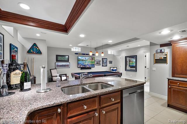 Builiding view forty eight for 352 S Glenhurst, Birmingham, MI. 48009