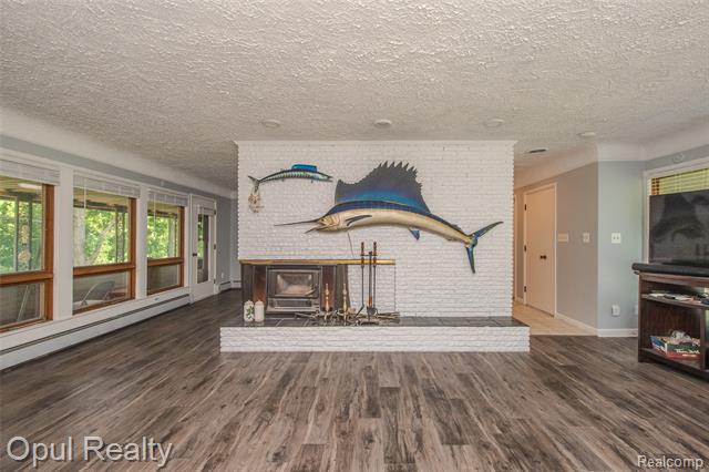 Builiding view forty four for 6455 Norham, Bloomfield Hills, MI. 48301