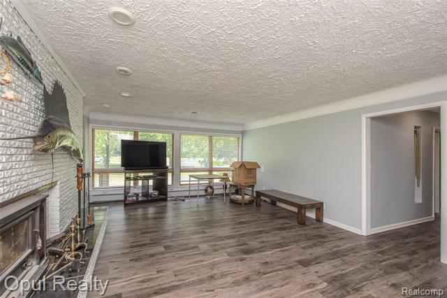 Builiding view forty two for 6455 Norham, Bloomfield Hills, MI. 48301