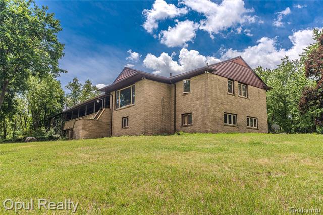 Builiding view four for 6455 Norham, Bloomfield Hills, MI. 48301