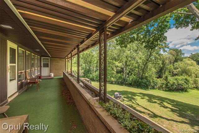 Builiding view fourteen for 6455 Norham, Bloomfield Hills, MI. 48301