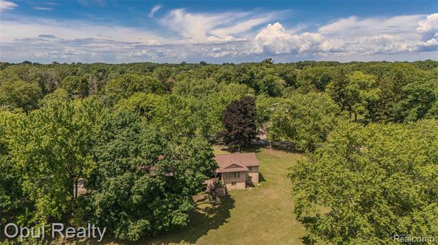 Builiding view seventy eight for 6455 Norham, Bloomfield Hills, MI. 48301