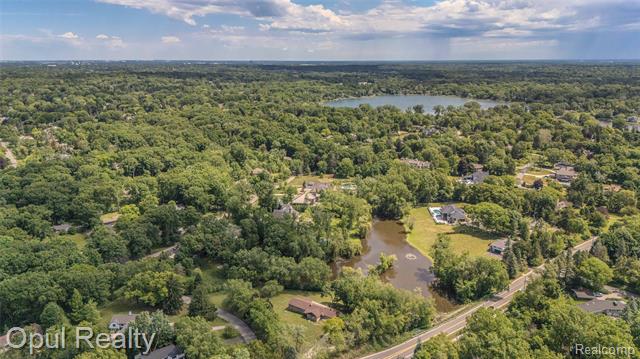 Builiding view seventy three for 6455 Norham, Bloomfield Hills, MI. 48301