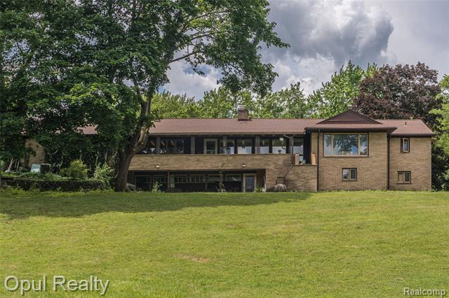Builiding view six for 6455 Norham, Bloomfield Hills, MI. 48301