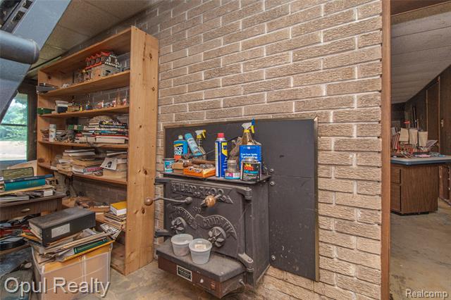 Builiding view sixty five for 6455 Norham, Bloomfield Hills, MI. 48301