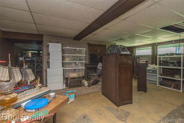 Builiding view sixty nine for 6455 Norham, Bloomfield Hills, MI. 48301