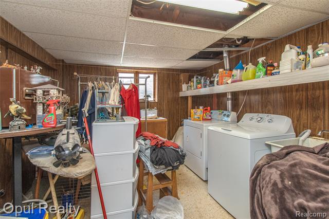 Builiding view sixty one for 6455 Norham, Bloomfield Hills, MI. 48301