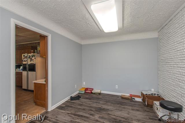 Builiding view thirty nine for 6455 Norham, Bloomfield Hills, MI. 48301
