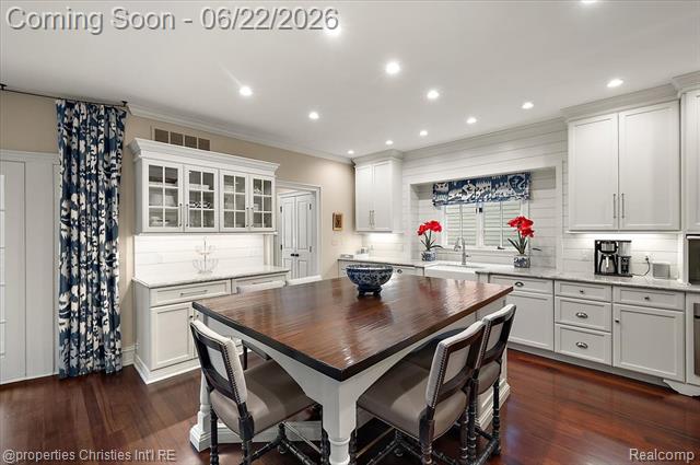 Builiding view eleven for 469 Bonnie Brier, Birmingham, MI. 48009