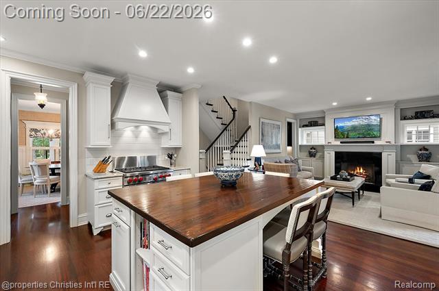 Builiding view fourteen for 469 Bonnie Brier, Birmingham, MI. 48009