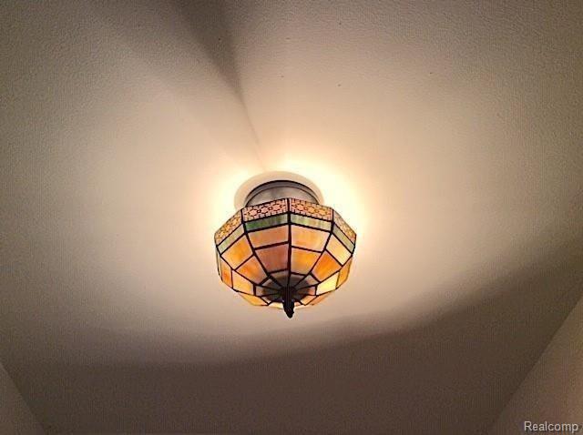 Builiding view eighteen for 531 Oakland, Birmingham, MI. 48009