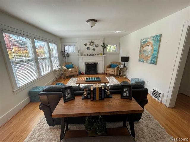 Builiding view four for 531 Oakland, Birmingham, MI. 48009