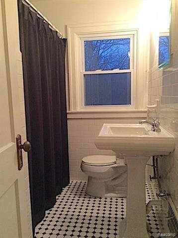 Builiding view twenty for 531 Oakland, Birmingham, MI. 48009