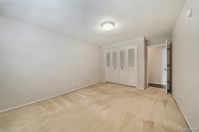 Builiding view fifteen for 6151 Orchard Lake, West Bloomfield, MI. 48322