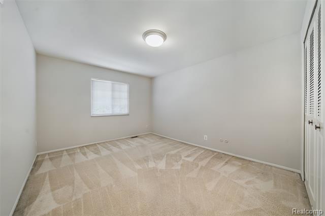 Builiding view fourteen for 6151 Orchard Lake, West Bloomfield, MI. 48322