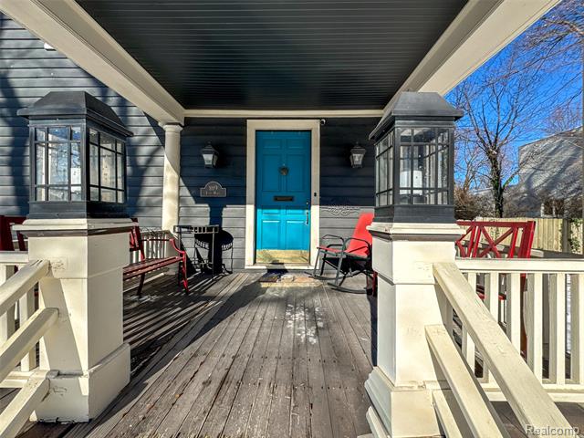 Builiding view five for 1119 E Maple, Birmingham, MI. 48009