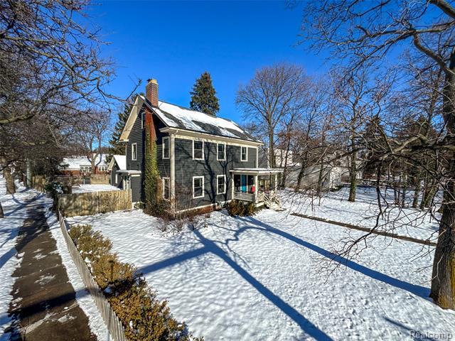 Builiding view one for 1119 E Maple, Birmingham, MI. 48009