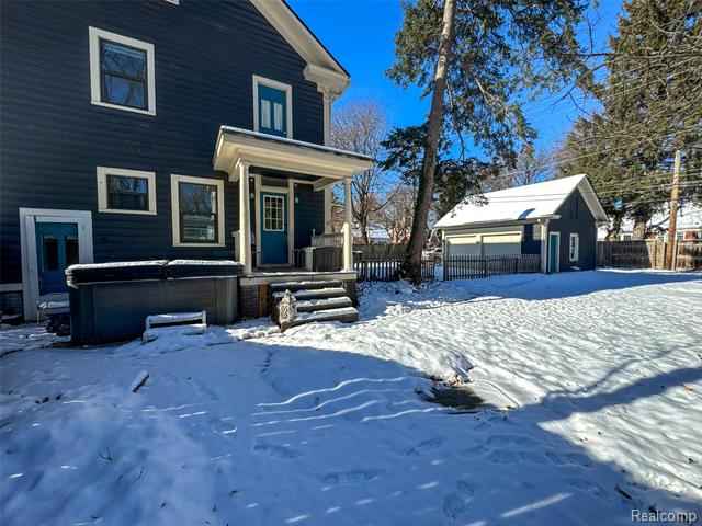 Builiding view thirty eight for 1119 E Maple, Birmingham, MI. 48009