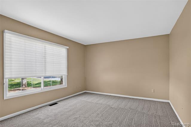 Builiding view eighteen for 6190 Celeste, West Bloomfield, MI. 48322