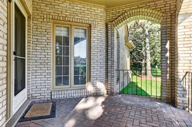 Builiding view four for 6190 Celeste, West Bloomfield, MI. 48322
