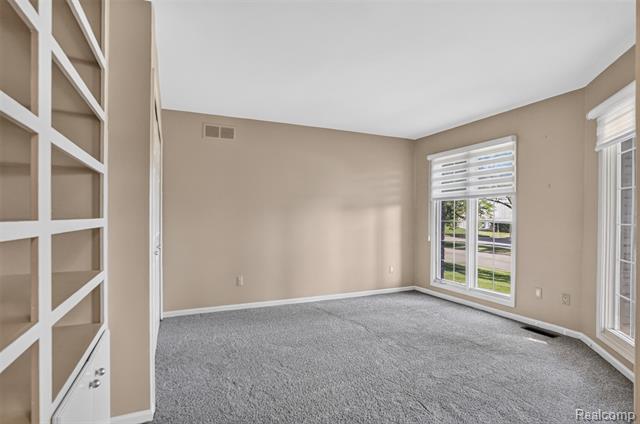 Builiding view seven for 6190 Celeste, West Bloomfield, MI. 48322