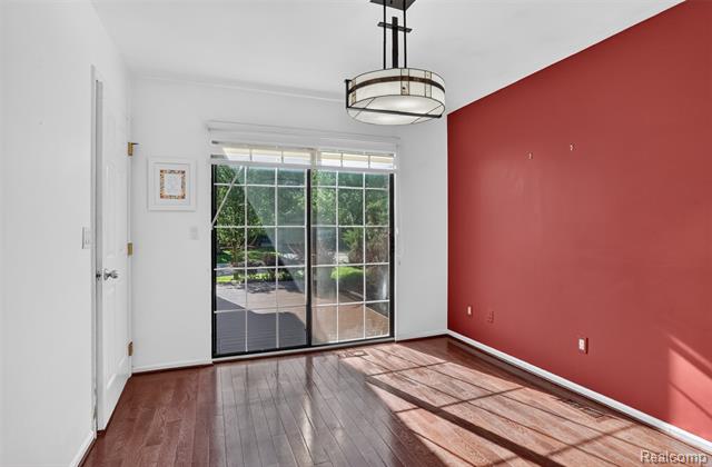 Builiding view thirteen for 6190 Celeste, West Bloomfield, MI. 48322