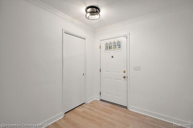 Builiding view eight for 6386 Thorncrest, Bloomfield Hills, MI. 48301