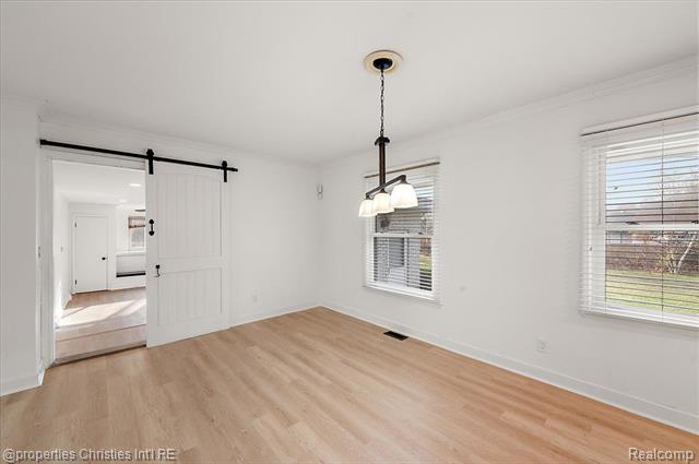 Builiding view eighteen for 6386 Thorncrest, Bloomfield Hills, MI. 48301