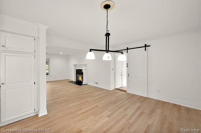 Builiding view seventeen for 6386 Thorncrest, Bloomfield Hills, MI. 48301