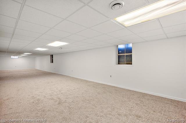 Builiding view sixty one for 6386 Thorncrest, Bloomfield Hills, MI. 48301